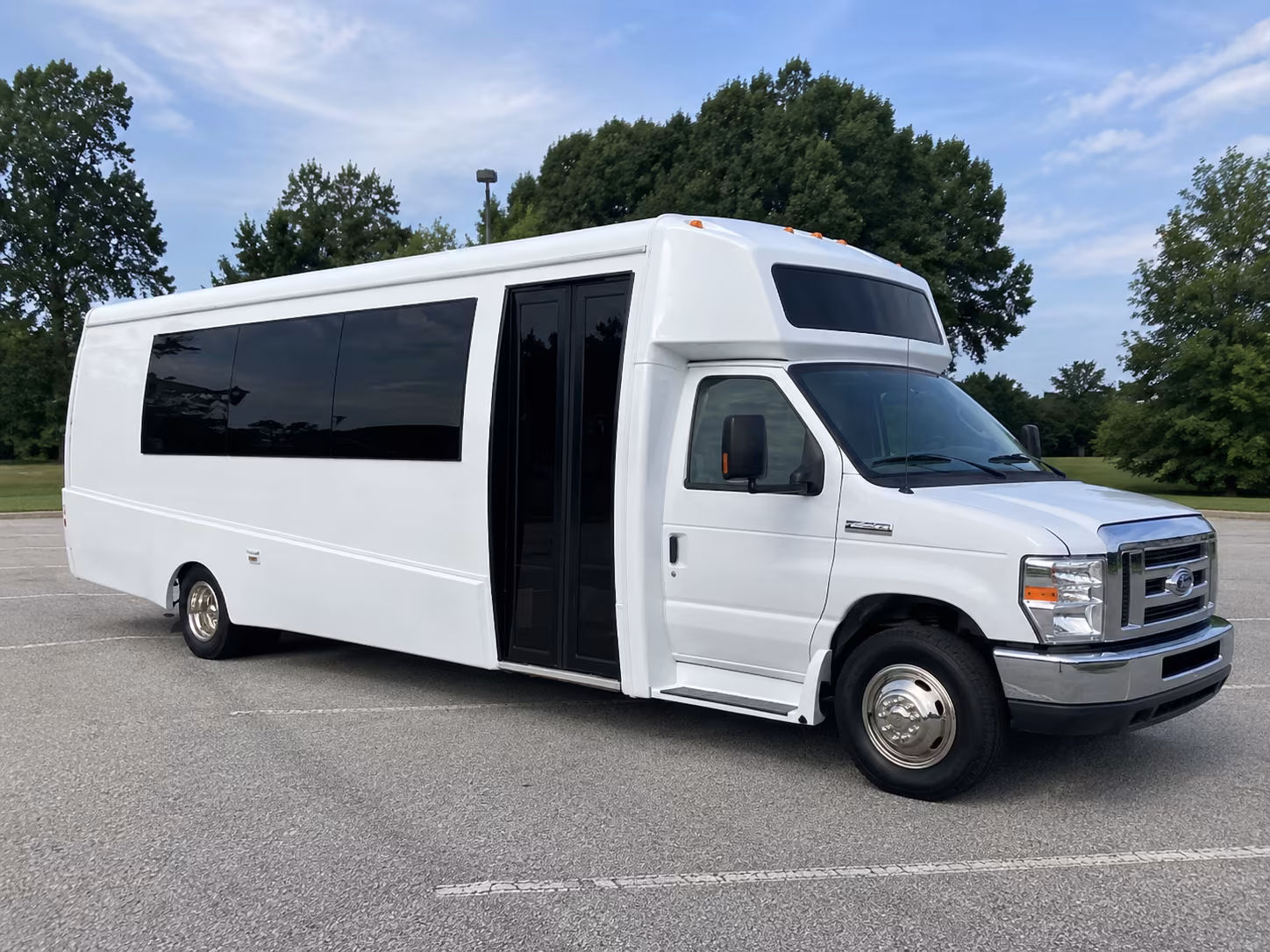 national city 18 passenger party bus